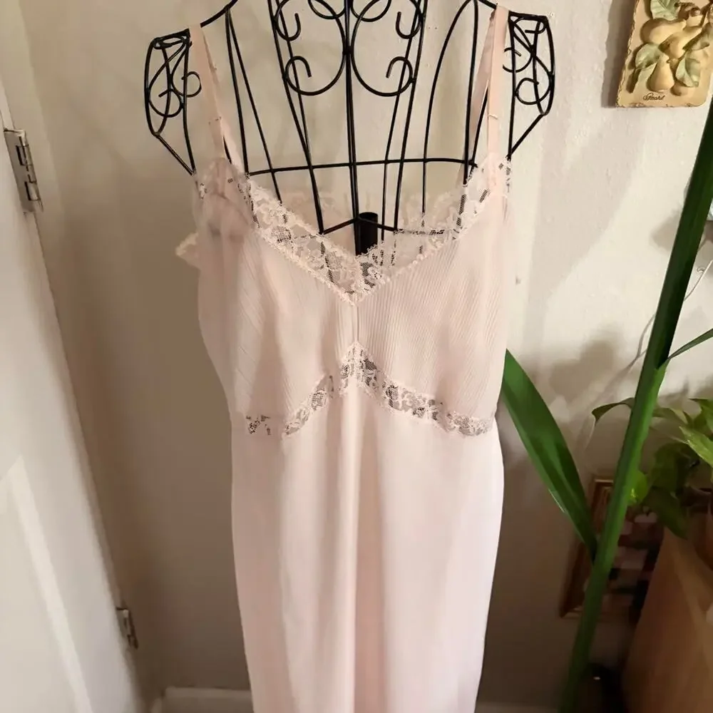 Vanity Fair Vintage Lace Slip 42
